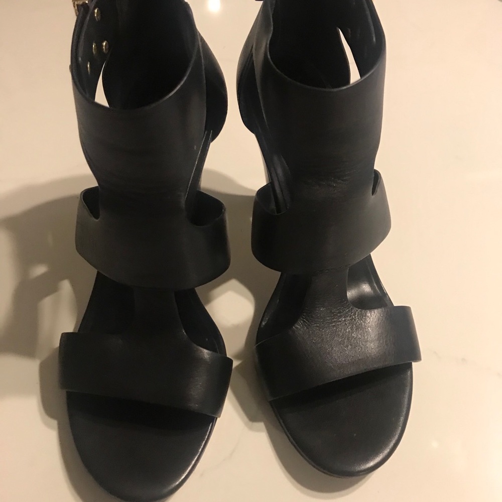 Heels - Picture 3 of 6